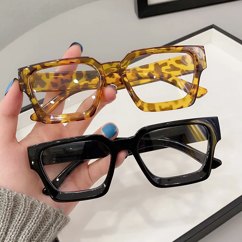 Bold Frame Luxe Sunnies